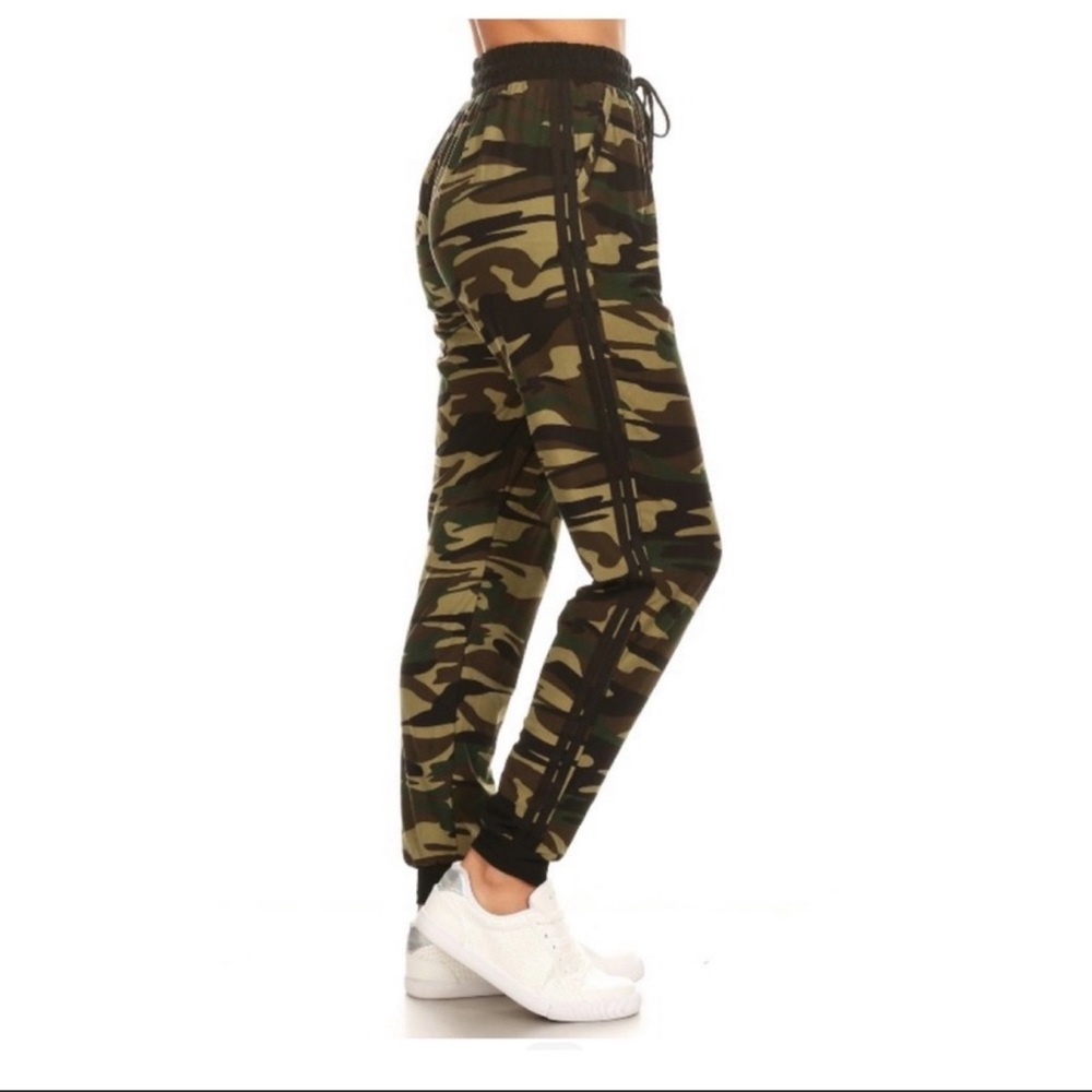 Camouflage Drawstring Sweats - Picture 3 of 6